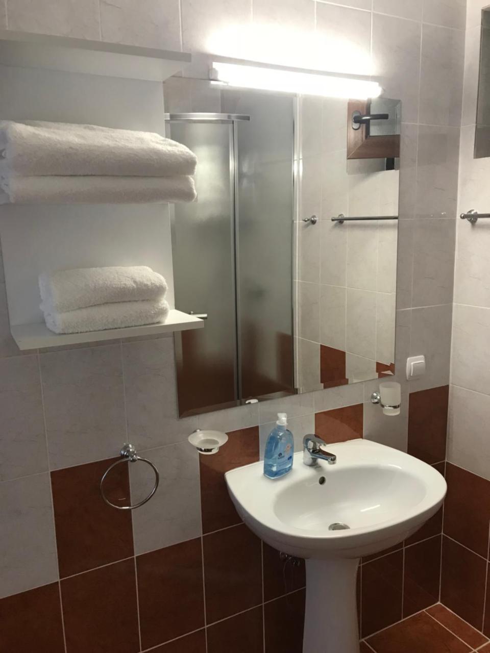 Pensiunea Granada Covasna Ngoại thất bức ảnh